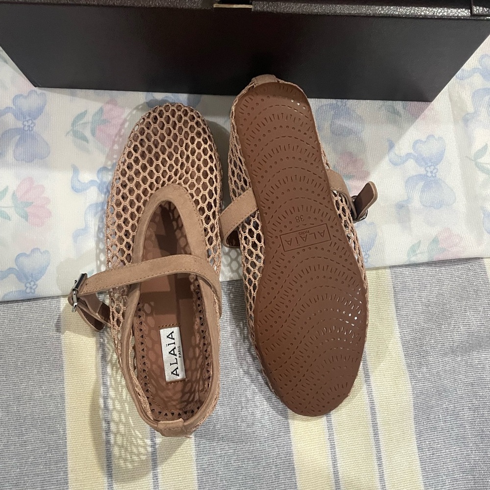 Alaïa Beige Mesh Mary Jane Flats with Ankle Strap - Picture 6 of 10